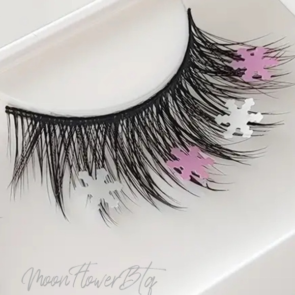 Snowflake Glitter False Eyelashes - Picture 6 of 8